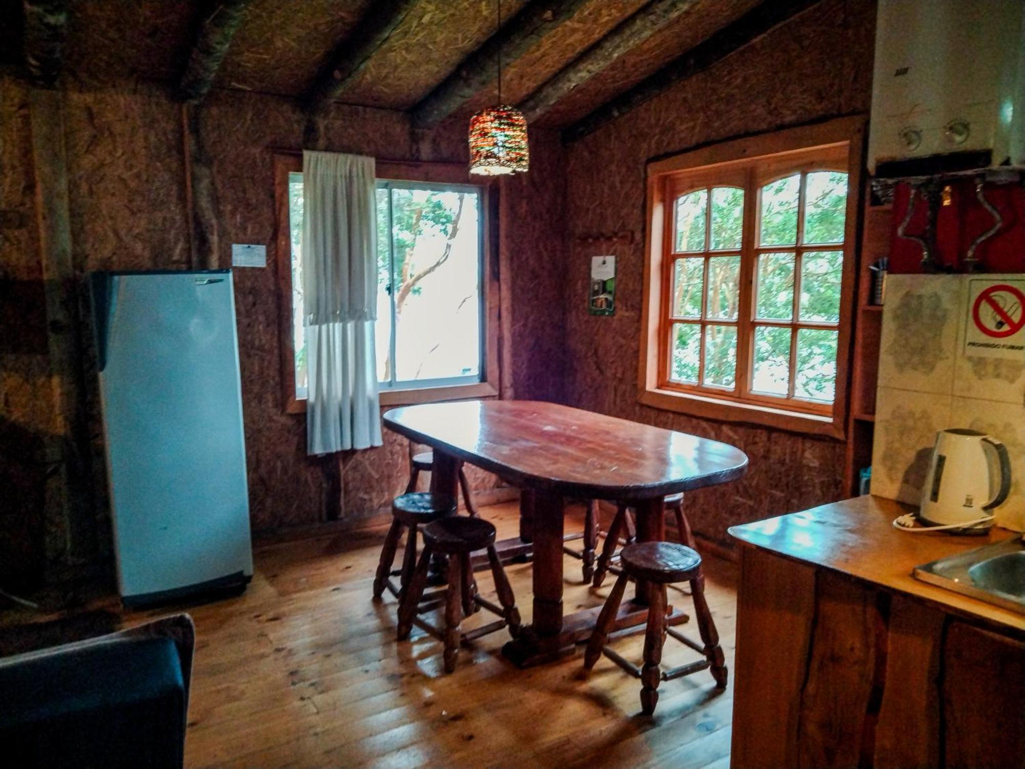 Hostal & Cabanas Luna Del Sur Cucao Bagian luar foto