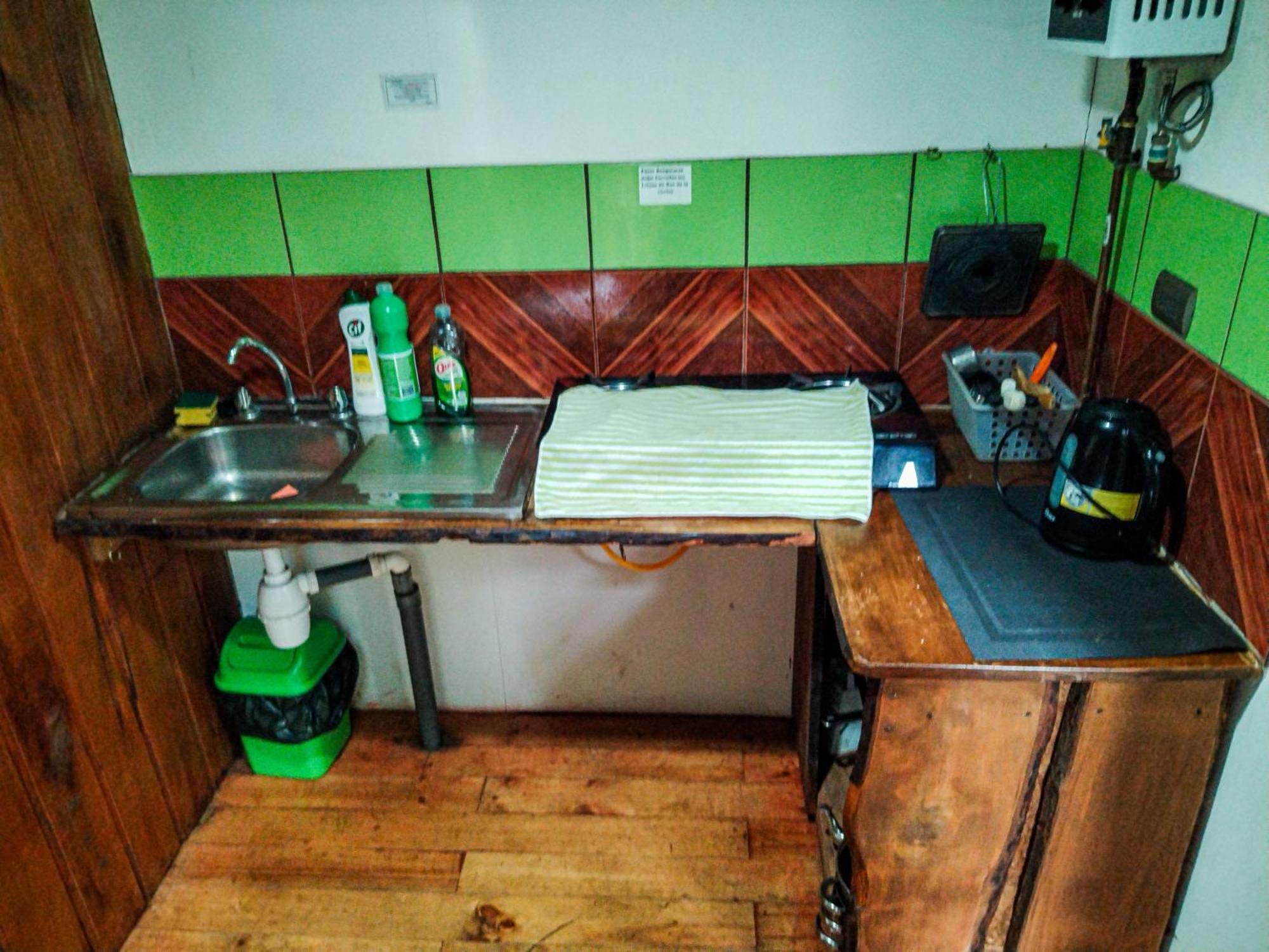 Hostal & Cabanas Luna Del Sur Cucao Bagian luar foto